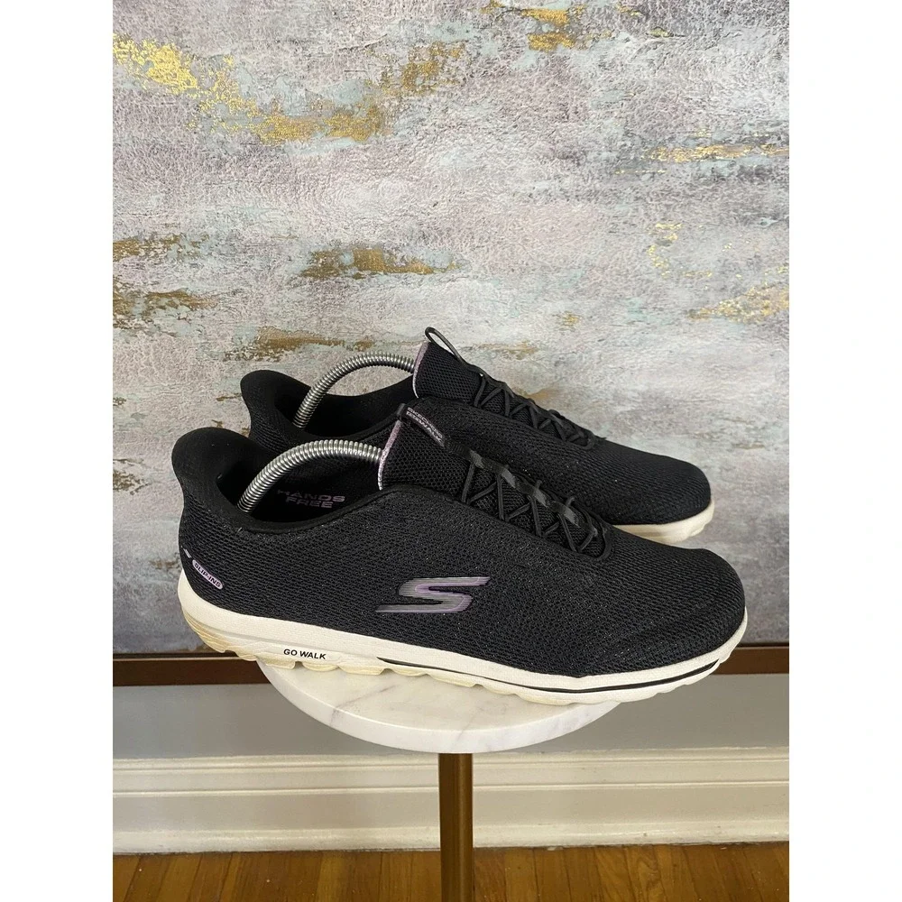 Skechers GOwalk Slip-ins Shoes Womens Size 11 Black Walking Sneakers SN 125277